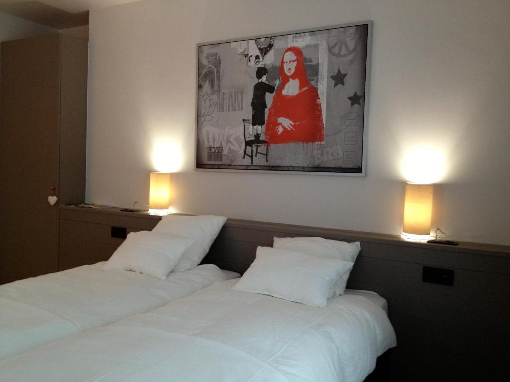 Guesthouse Au Coin De La Rue マルメディ エクステリア 写真